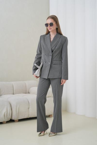 4 Düğmeli Çizgili Kumaş Kadın Takım Elbise Gri