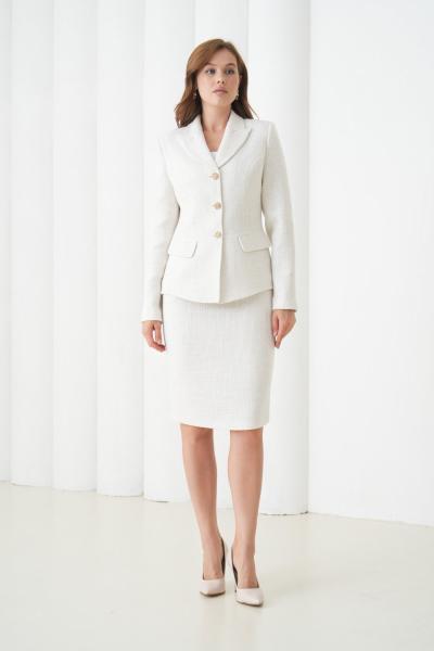 Kol Düğmeli Örgü Kumaş Etekli Kadın Takım Elbise Beyaz